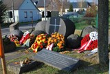 Gedenken beim Mahnmal für Roma und Sinti in Lackenbach