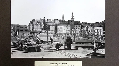 Ausstellung "Über eine Brücke ... gehen/fahren/schreiben/forschen/reden/streiten..."