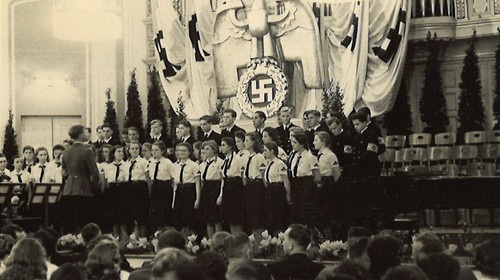 Stadt Salzburg, 1943: Musik unterm Hakenkreuz: Konzert der Mozart-Spielschar (Foto: Stadtarchiv Salzburg, PA 1231,02 Nachlass Walter Leitner)
