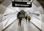 Denkmal in U-Bahn-Station: Herminengasse