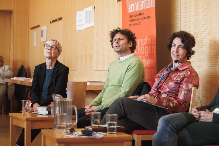 Podiumsdiskussion (von links nach rechts): Bettina Dausien, Markus Priller, Anne Pritchard-Smith, Maria Ecker-Angerer, Gerd Dressel