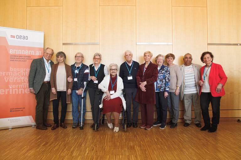 Teilnehmende Zeitzeuginnen und Zeitzeugen am Seminar 2024 (Foto: OeAD/APA-Fotoservice/Rastegar) 