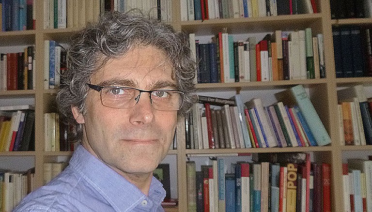 Univ. Prof. Dr. Thomas Hellmuth ist Professor für Didaktik der Geschichte an der  an der Historisch-Kulturwissenschaftlichen Fakultät der Universität Wien.