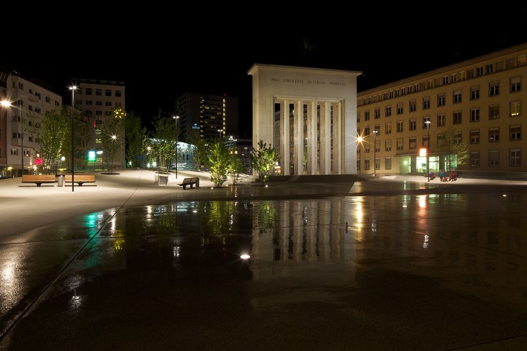 Blick auf das Befreiungsdenkmal in der Nacht (Foto Richard Günter Wett) Kopie.jpg