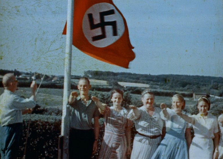 In seinem Dokumentarfilm zeichnet der Filmemacher Luke Holland ein eindringliches Porträt der letzten lebenden Generation von Menschen, die an Adolf Hitlers Drittem Reich beteiligt waren. (Quelle: Filmforum Bregenz)