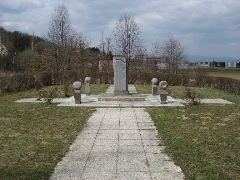 Das Denkmal in Erinnerung an die Opfer des Anschlags in Oberwart. (CC Priwo)