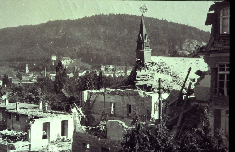 Die Lehrerbildungsanstalt in Feldkirch nach dem Luftangriff von 1943. (Quelle: Stadtarchiv Feldkirch)