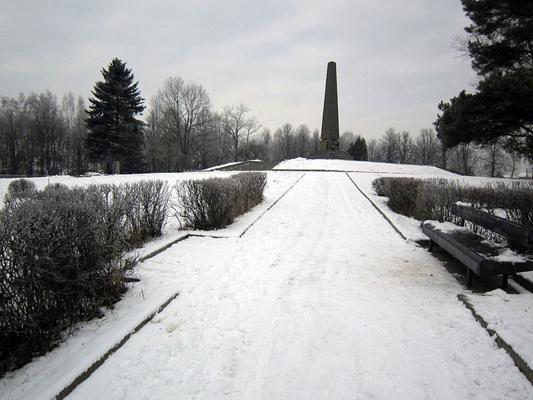 Denkmal in Maly Trostinec (2012, Foto: Homoatrox, CC BY-SA 3.0)