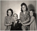 Nach der Befreiung 1945 v.l.n.r.: Mutter, Vater, Helga, Schwester Elisabeth