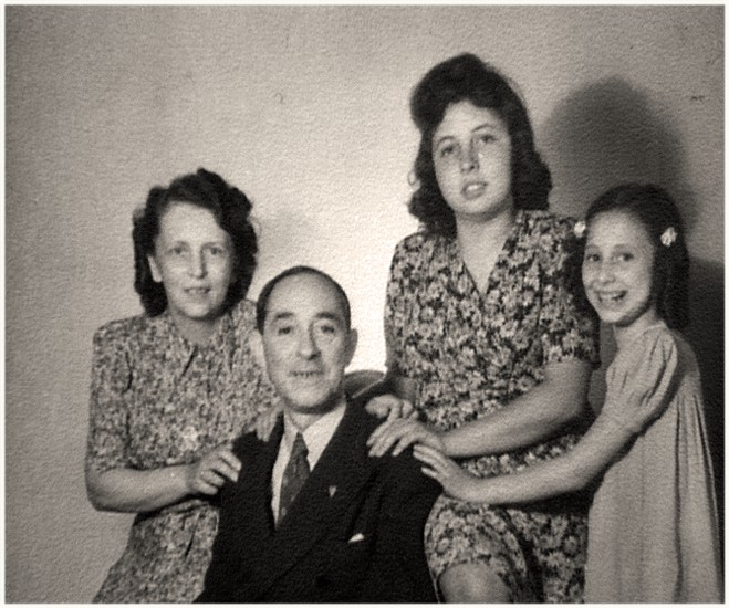 Nach der Befreiung 1945 v.l.n.r.: Mutter, Vater, Helga, Schwester Elisabeth