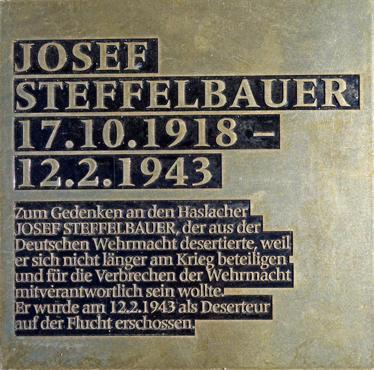 Gedenktafel für den Deserteur Josef Steffelbauer aus Haslach (Foto: Peter Paul Wiplinger)