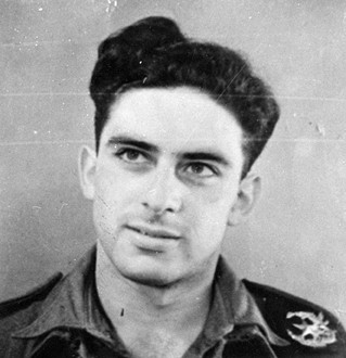 Max Schneider als britischer Soldat, Anfang 1946. Foto: DÖW, Wien