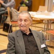 Marko Feingold, geboren im Mai 1913, überlebte die Konzentrationslager Auschwitz, Neuengamme, Dachau und Buchenwald. Er berichtet in Schulklassen auch mit über 100 Jahren noch über sein Schicksal. (Foto: Sabine Sowieja)