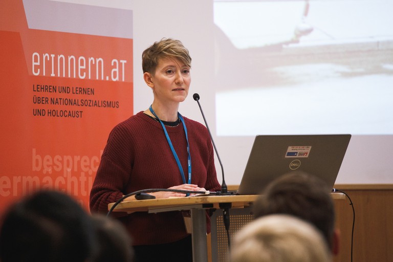 Elisa Heinrich beim Zentrales Seminar von ERINNERN:AT 2023 (Foto: OeAD/APA-Fotoservice/Rastegar)