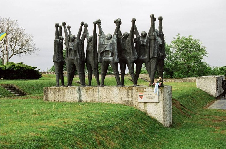 Auch die zahlreichen Denkmäler der Gedenkstätte sind auf der virtuellen Tour erfasst. Hier im Bild das ungarische Denkmal (BMI/Fotoarchiv der KZ-Gedenkstätte Mauthausen/Foto: Stephan Matyus) 