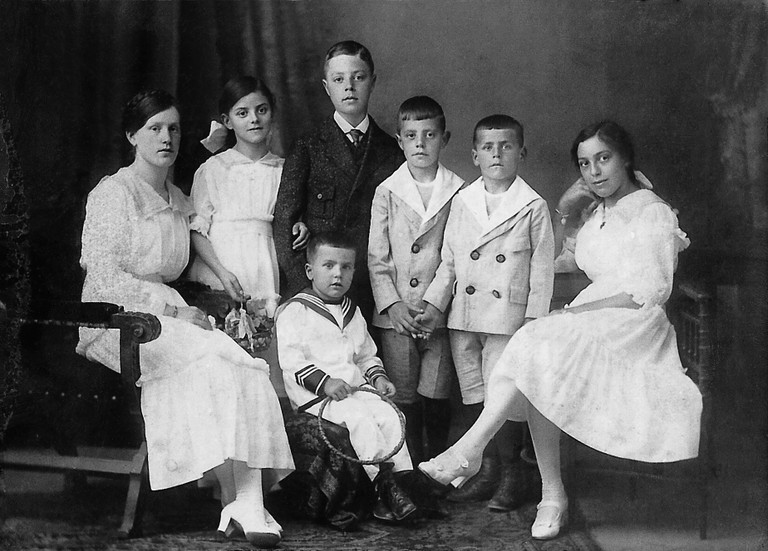 Judenverfolgung: Nur Irma Löwy (rechts außen) überlebte (Foto Gerta Mayer)