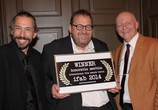 Übereichung des „Honorable Mention Award 2014“ an Peter Mair, Ottfried Fischer und Hermann Weiskopf. Foto: AVG Filmproduktion, Kirsten Ossoinig