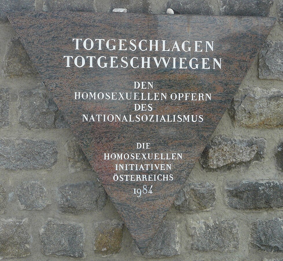 Gedenktafel in der Gedenkstätte Mauthausen (c) Wikimedia