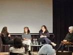 Laura Darvas spricht über Identität als Romnja (von links nach rechts: Laura Darvas, Karin Berger, Antonia Winsauer, Elisabeth Holzinger