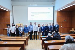 Das Salzburger Team und die Ehrengäste bei der Projektpräsentation (c) Sebastian Sillinger