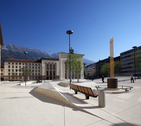 Eduard-Wallnöfer-Platz Innsbruck (Günter Richard Wett).jpeg