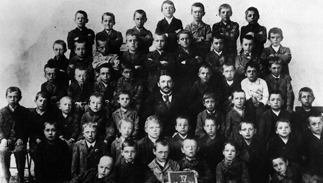 Hitler in der Volksschule (Nordico Linz: Der junge Hitler)