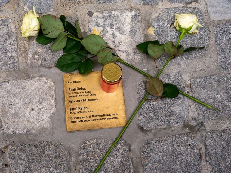 Stein der Erinnerung für Paul und Emil Reiss, Oktober 2019. Foto: Alexander Millecker © Injoest