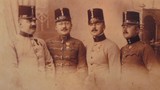 Oskar Teuber (2.v.r.) und seine Brüder waren k.u.k.-Offiziere (Foto Tiroler PfadfinderInnenarchiv).jpg