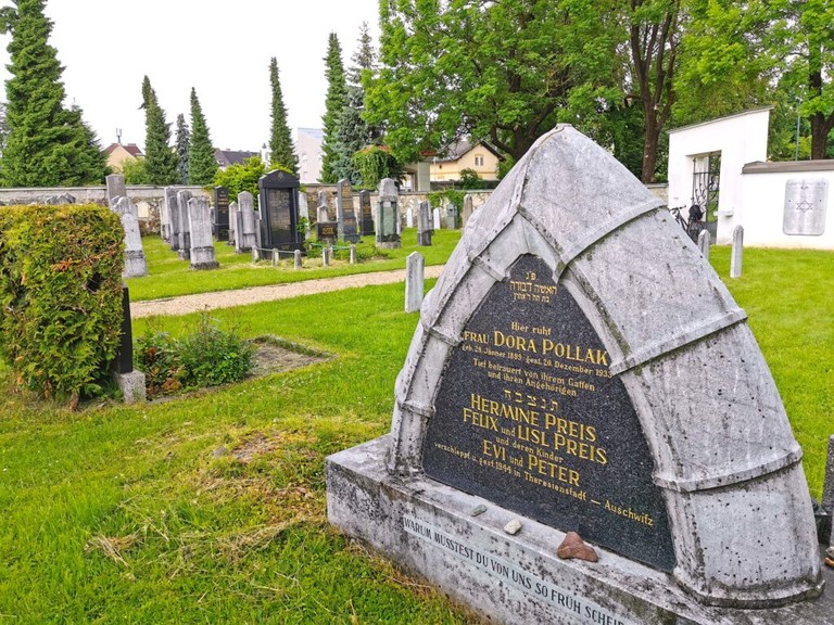 Jüdischer Friedhof Klagenfurt Foto Horst Ragusch.jpg