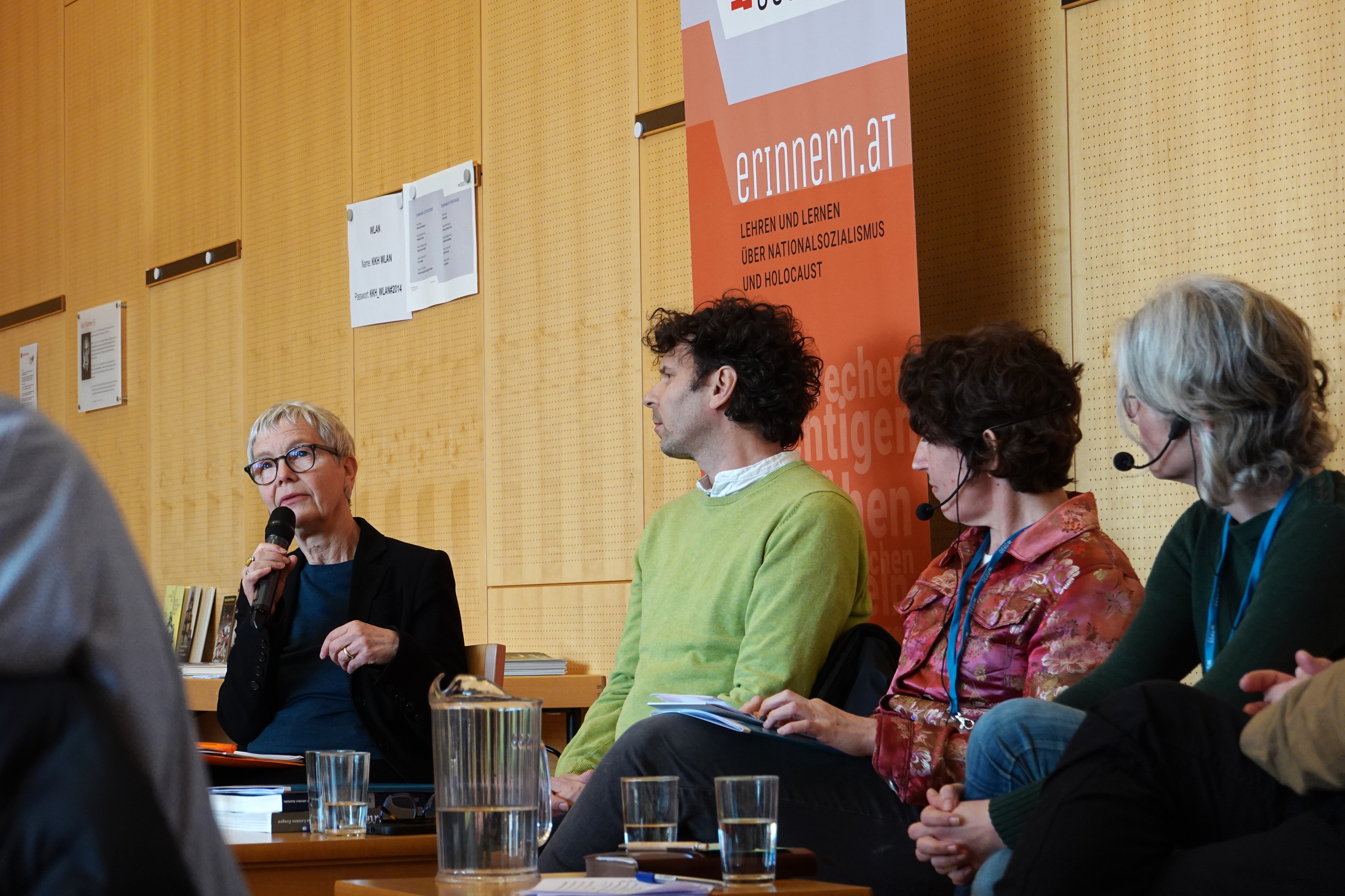 Podiumsdiskussion (von links nach rechts): Bettina Dausien, Markus Priller, Anne Pritchard-Smith, Maria Ecker-Angerer (Foto: OeAD) 