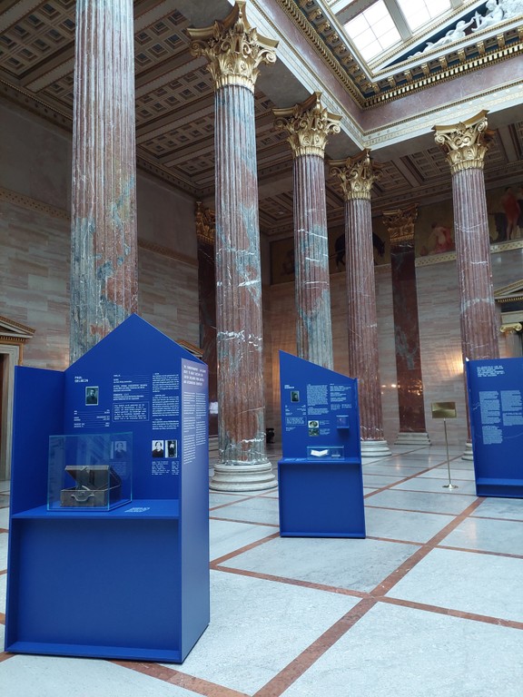 Noch bis zum 26. November kann die Ausstellung im Österreichischen Parlament besucht werden (Foto: OeAD). 