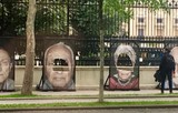Vandalismus an der Ausstellung „Gegen das Vergessen“ – Portraitfotos von Verfolgten des Nationalsozialismus zerschnitten